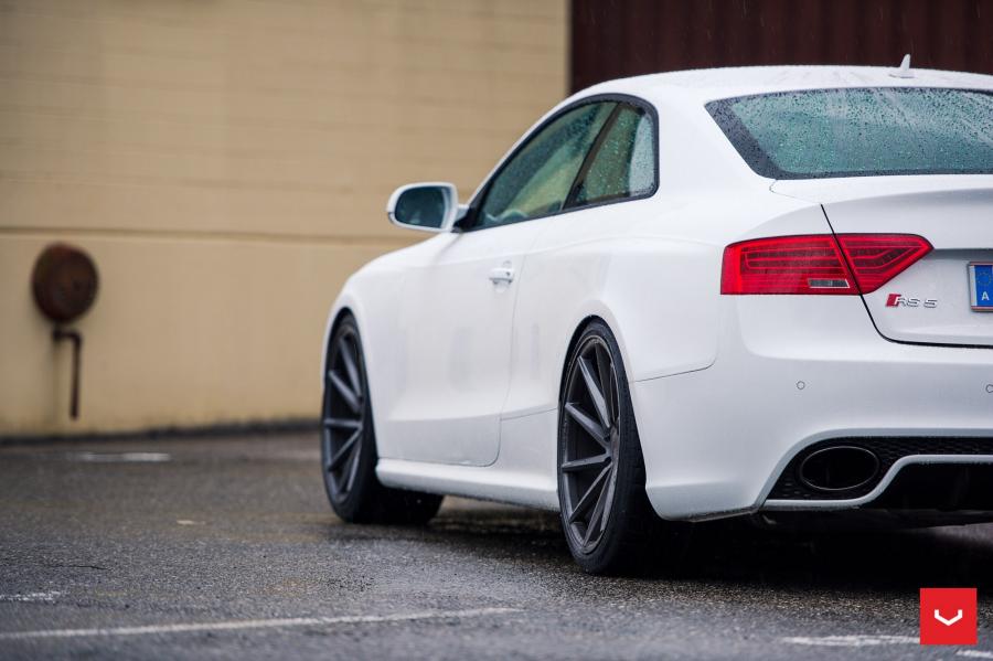 Детали экстерьера Audi RS5 Coupe on Vossen Wheels (CVT) 2017 года  (фото 4 из 26)